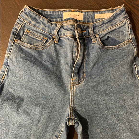 Jeans - Picture 1 of 2